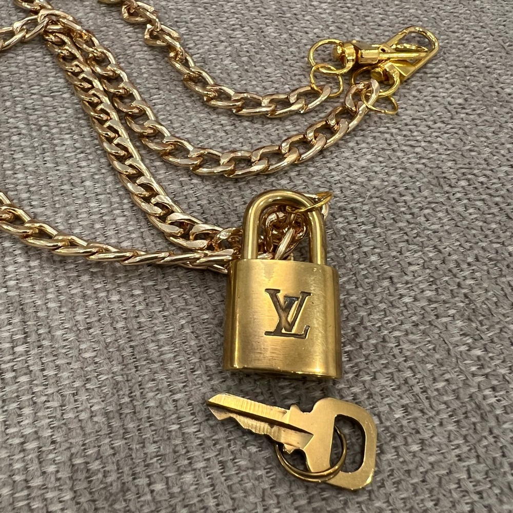 Louis Vuitton Gold Cadenas